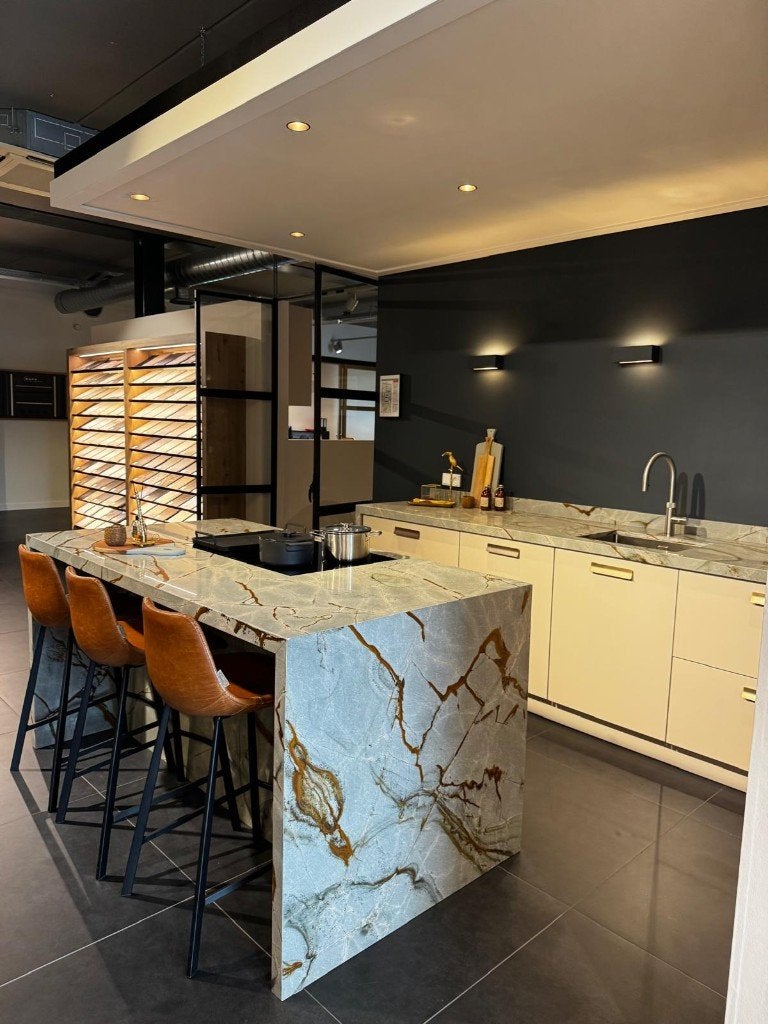 Exclusieve showroomkeuken, Van der Voet Keukens, Ophalen, Overige kleuren, Met kookeiland, Overige typen