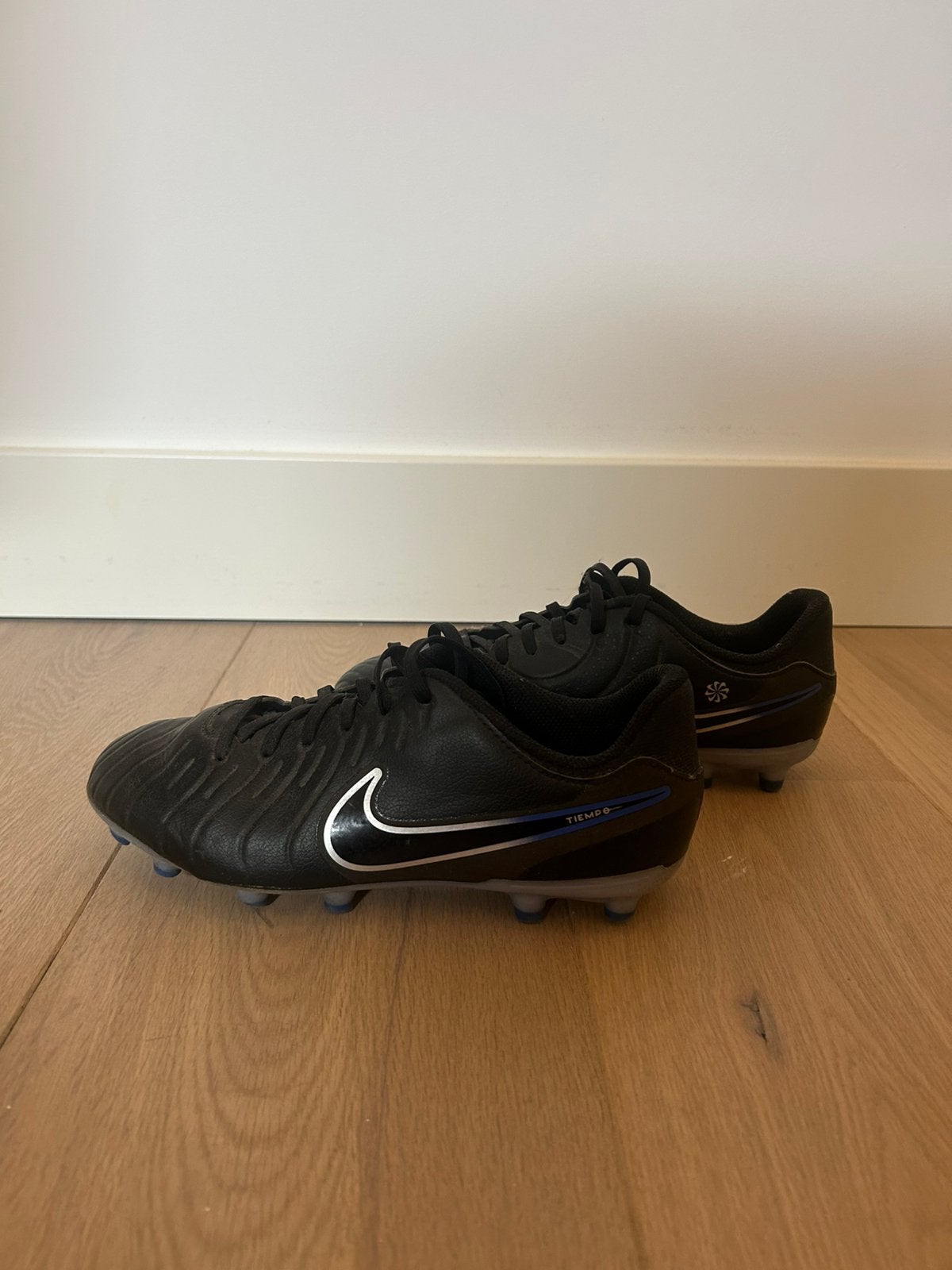 Nike tiempo voetbalschoenen maat 37,5, Maat XS of kleiner, Ophalen of Verzenden, Zo goed als nieuw, Schoenen