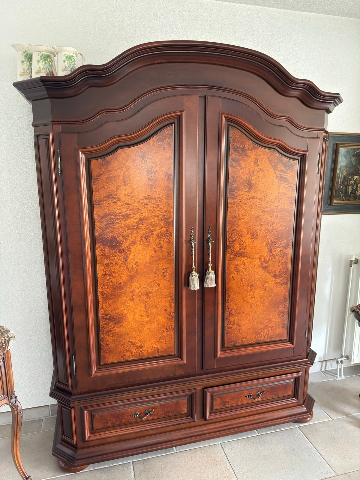 Prachtige klassieke kledingkast met houtsnijwerk, Huis en Inrichting, Kasten | Kledingkasten, Zo goed als nieuw, 200 cm of meer