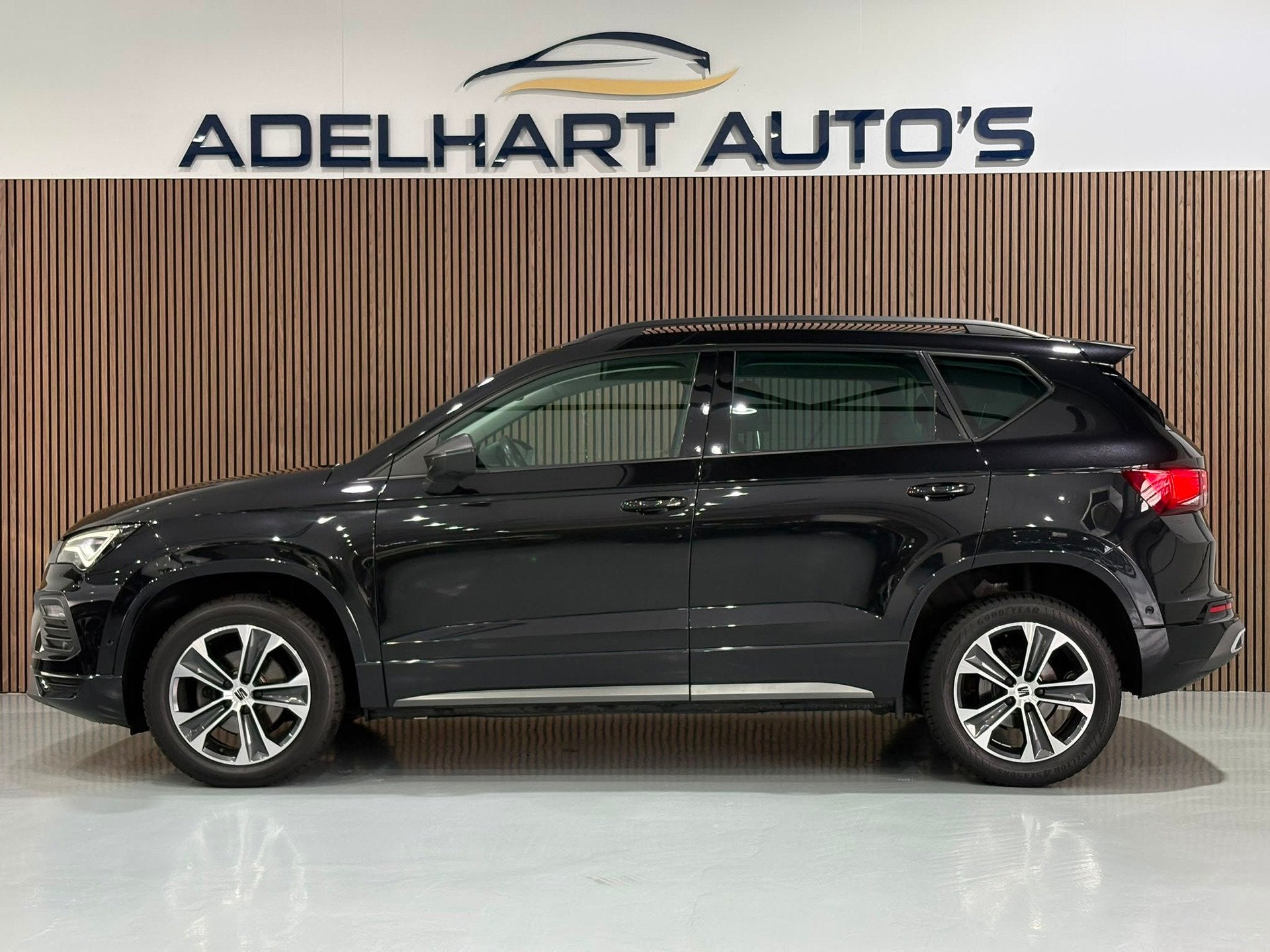 SEAT Ateca 1.5 TSI FR Business Intense Automaat / Navigatie, 15 km/l, Zwart, 4 cilinders, 150 pk