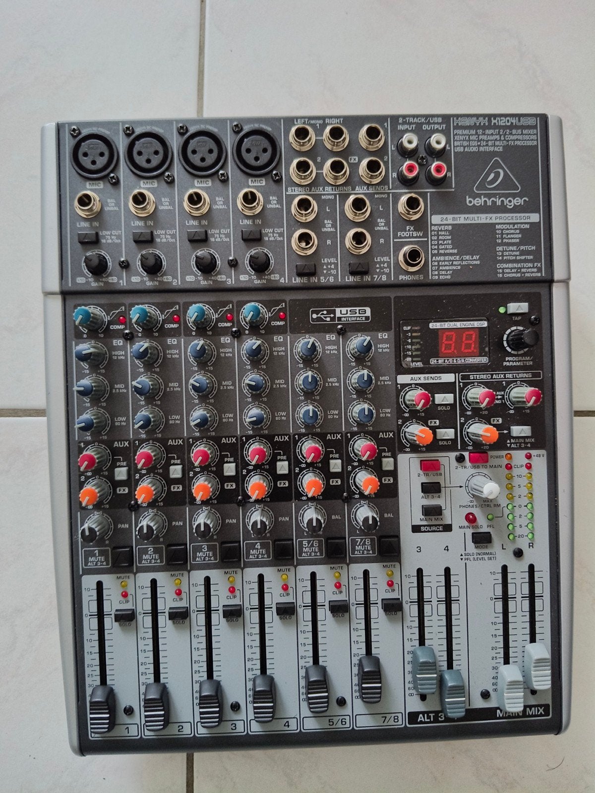 Behringer Xenyx X1204USB Mixer - Zo goed als nieuw, Ophalen, Zo goed als nieuw
