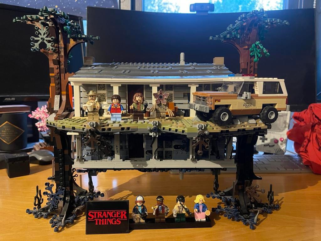 LEGO Stranger Things The Upside Down 75810, Kinderen en Baby's, Speelgoed | Duplo en Lego, Ophalen of Verzenden, Zo goed als nieuw