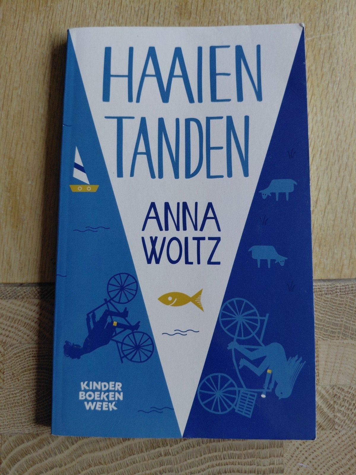 Anna Woltz - Haaientanden, Boeken, Ophalen of Verzenden, Zo goed als nieuw, Anna Woltz