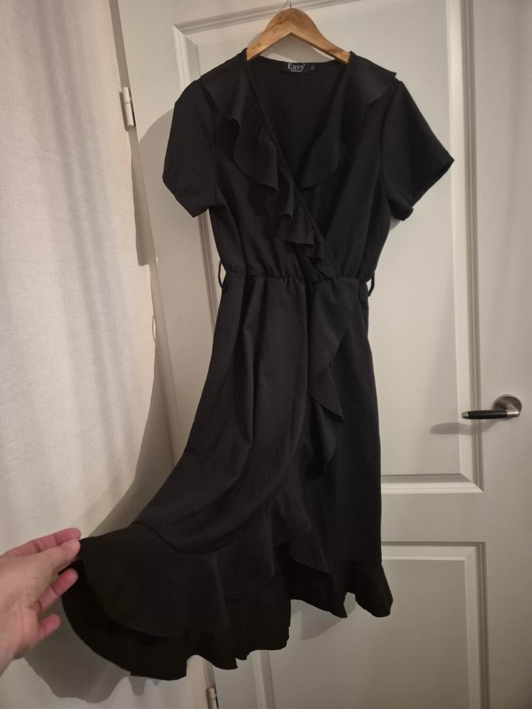 Zwarte Envy Collection jurk met ruches, Ophalen of Verzenden, Zo goed als nieuw, Zwart, Boven de knie