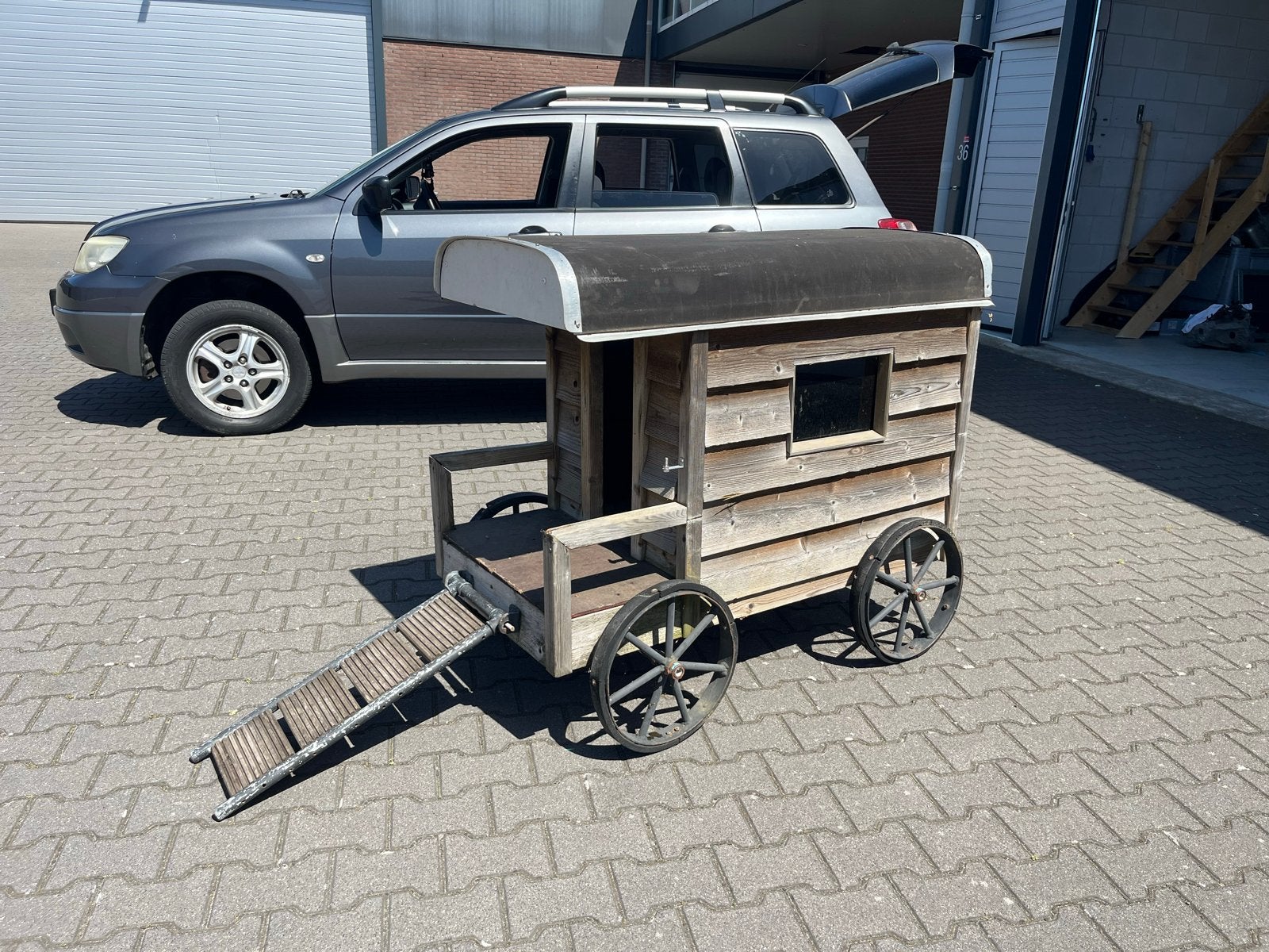 Houten woonwagen, Ophalen, Gebruikt