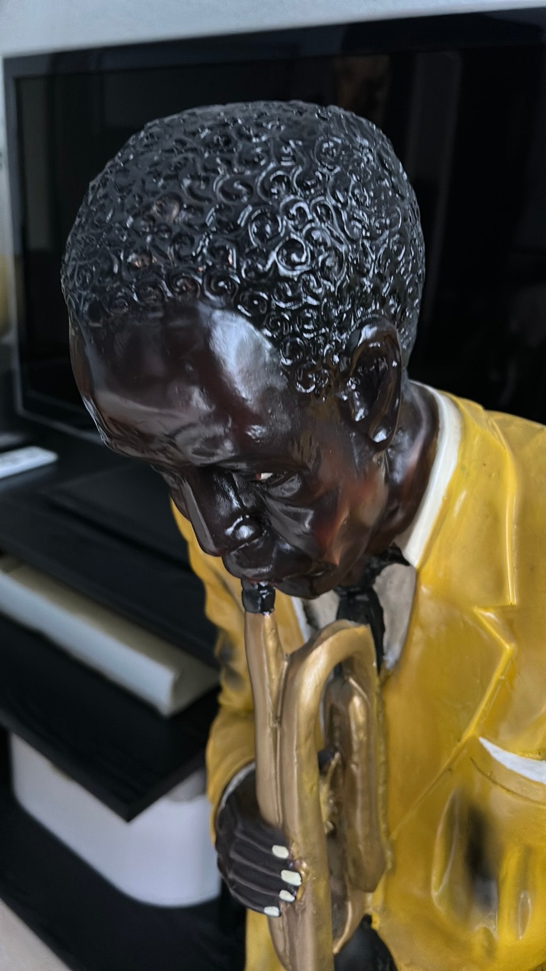 Foto 8 van Groot beeld van trompettist - Jazzmuzikant