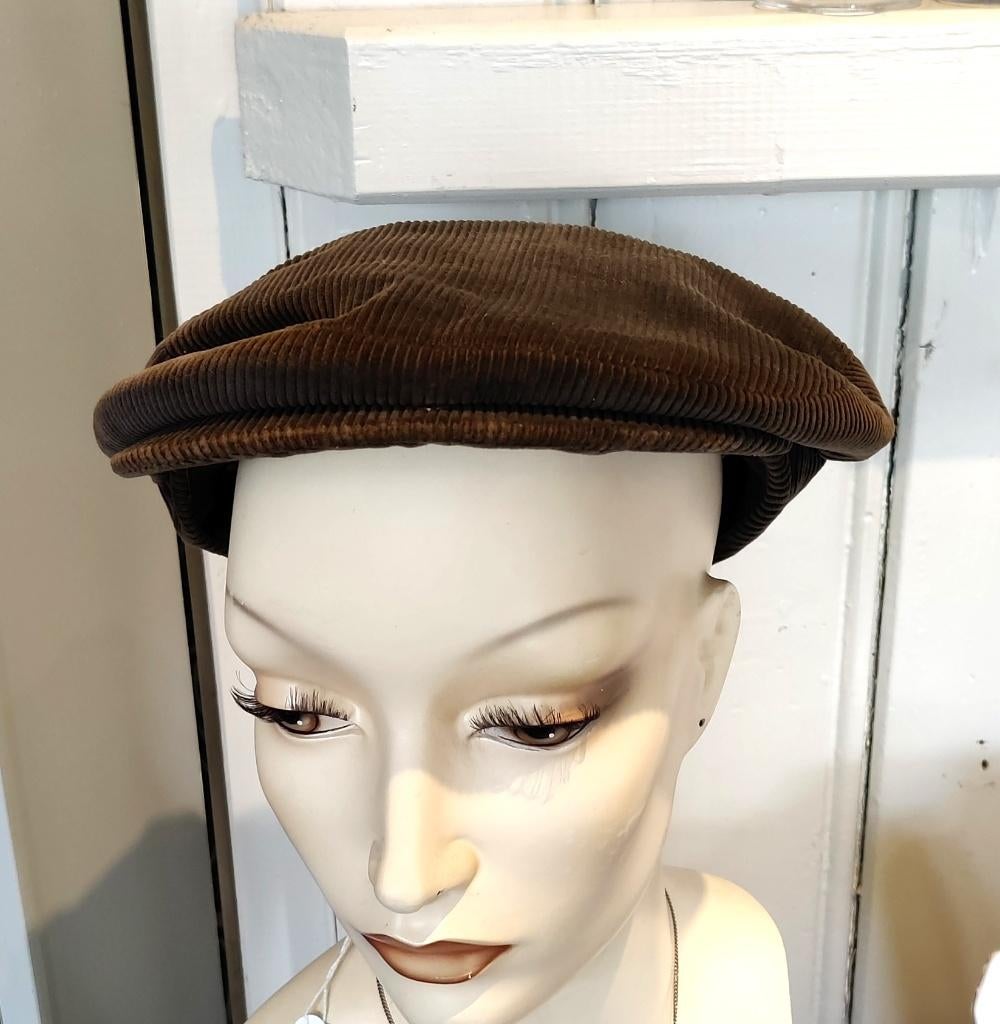 NV Theo van Hoogen Tilburg platte PET circa 1960 Als nieuw, Ophalen of Verzenden, Zo goed als nieuw, One size fits all, Pet