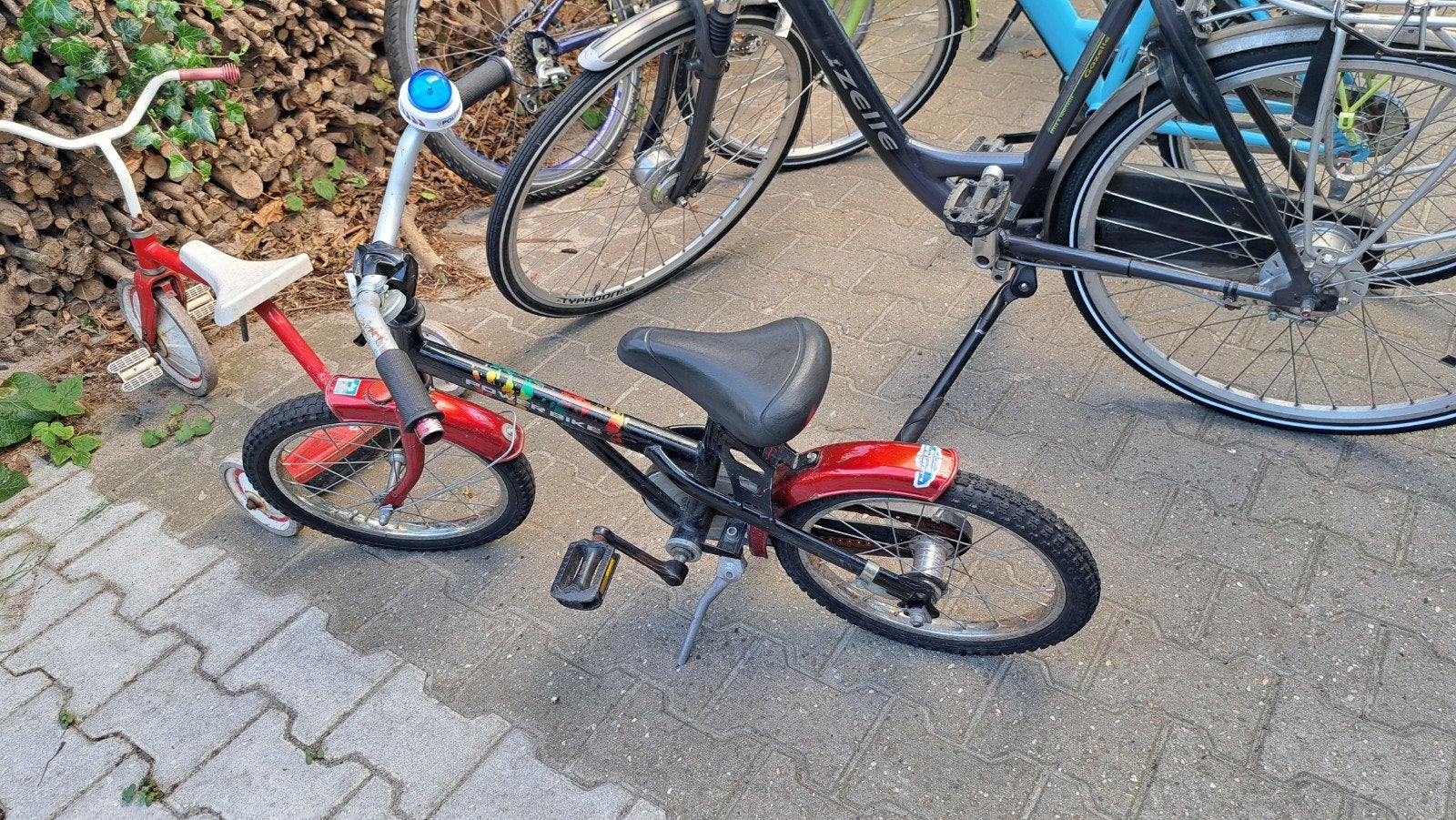 Jongensfietsje 16 (of 18) inch, Ophalen