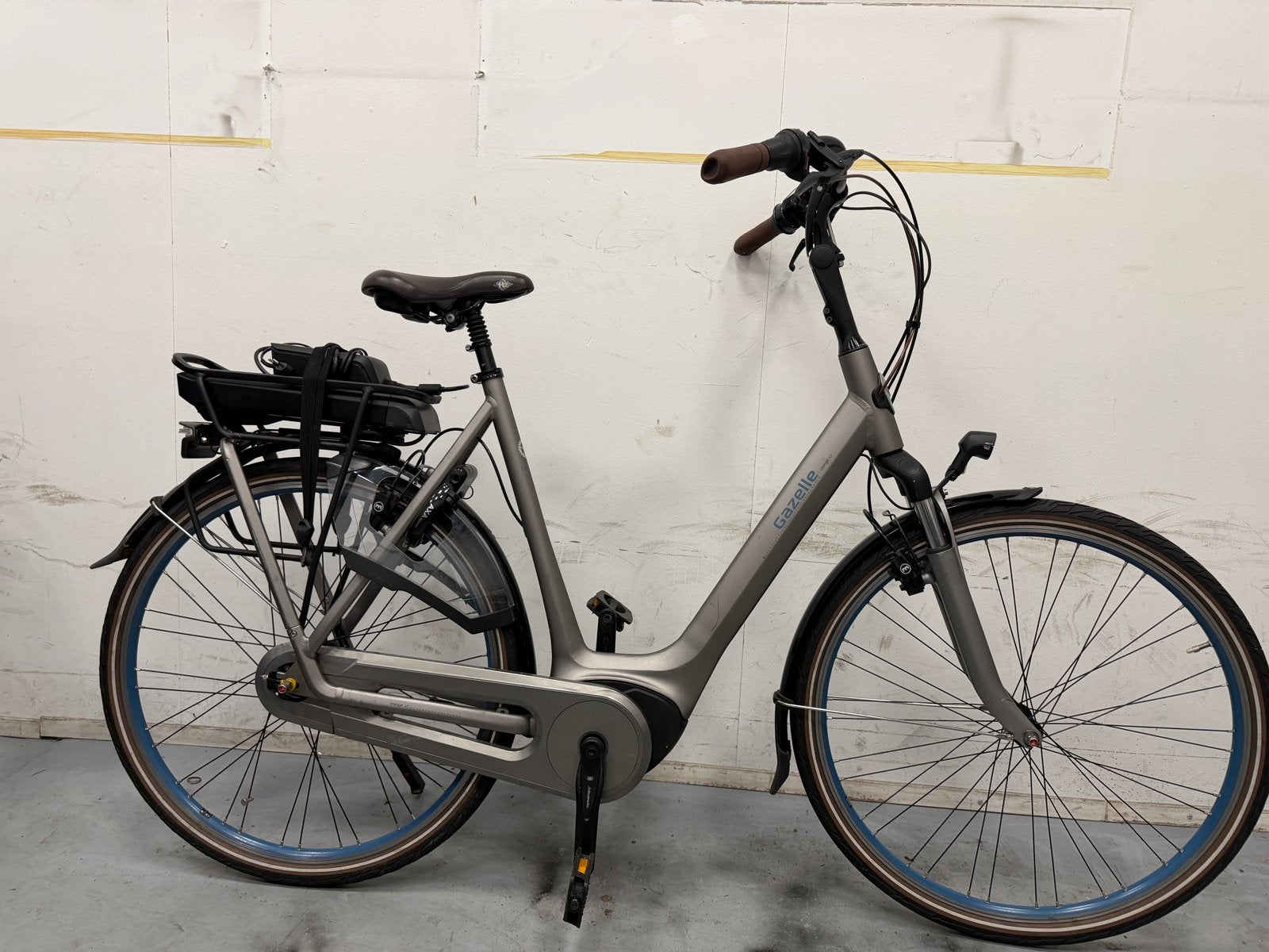Nette Gazelle Oranje C 7 E-bike met Bosch, Velgrem, Versnellingen, Zo goed als nieuw, Gazelle