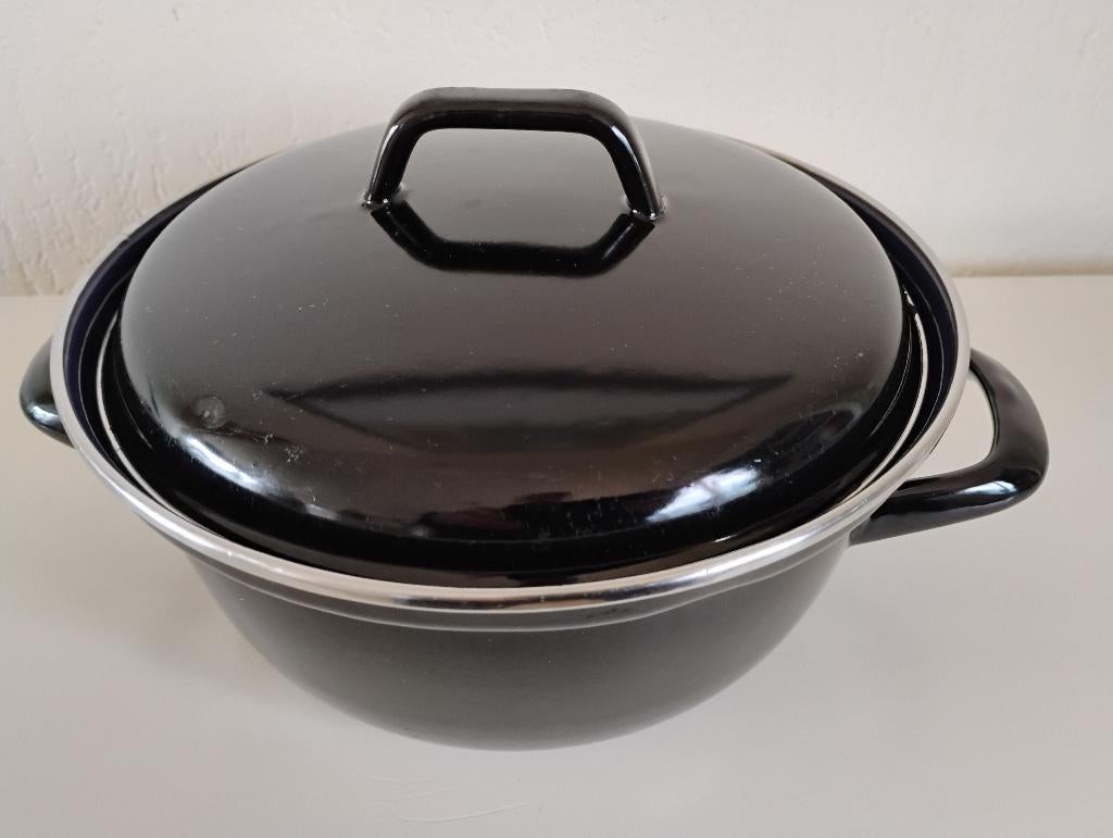 Zwarte braadpan  met blauwe binnenkant  26 cm  doorsnede, Gietijzer, Ophalen of Verzenden, Zo goed als nieuw, Keramische plaat