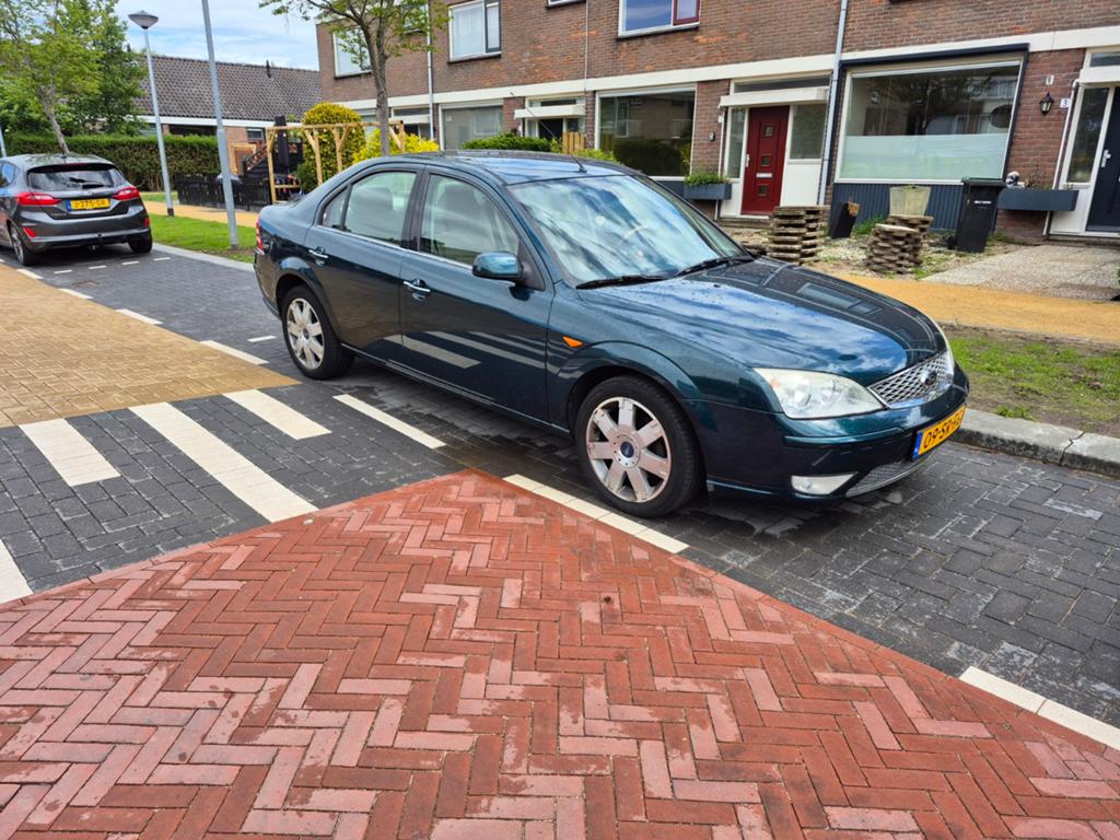 Ford Mondeo 2.0 16V 107KW Sedan AUT 2006 Groen, 1800 kg, 4 cilinders, Mondeo, Particulier