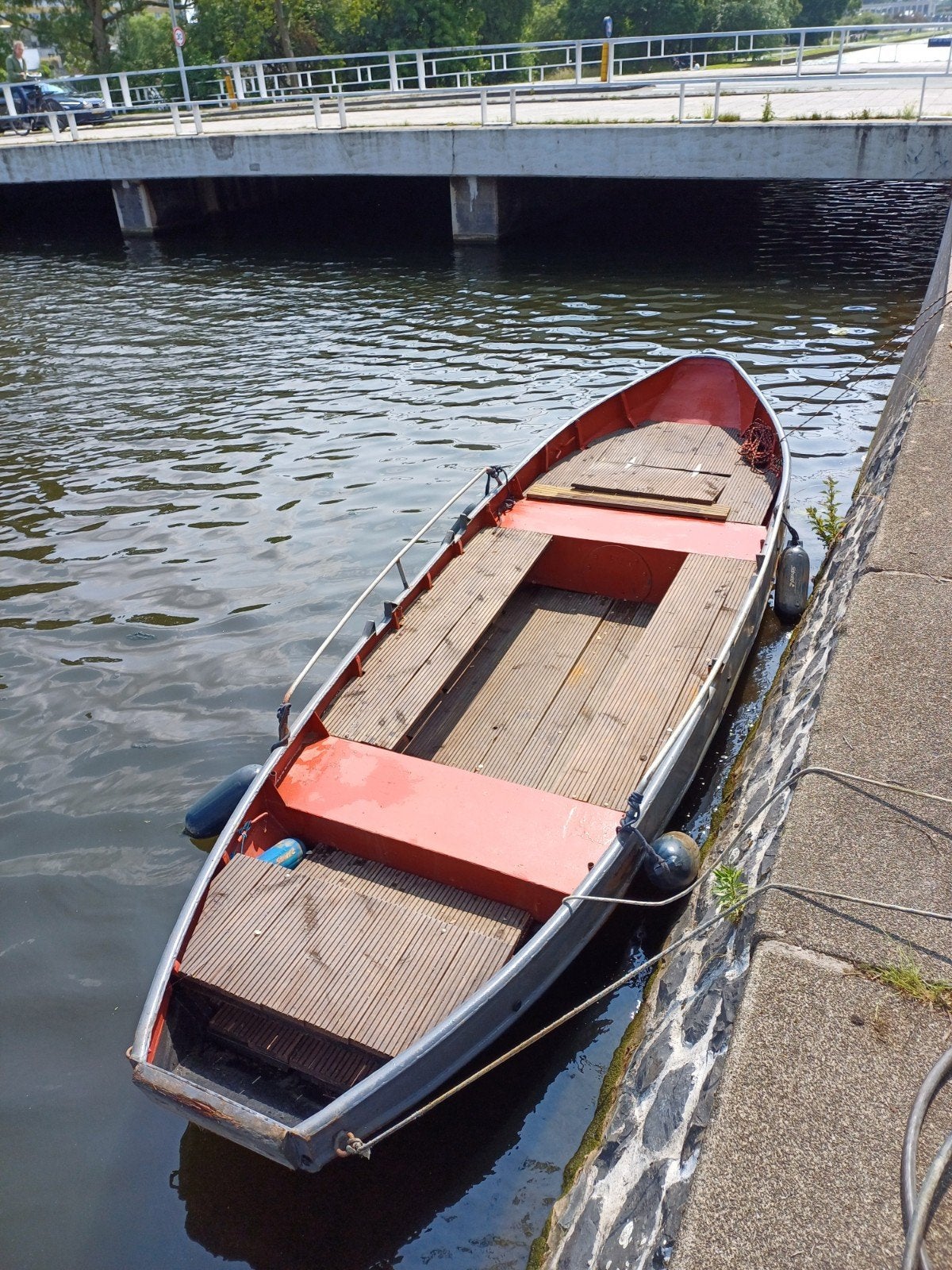 8 persoons stalen grachtenboot, Ophalen, Gebruikt, Elektrisch, Dekzeil