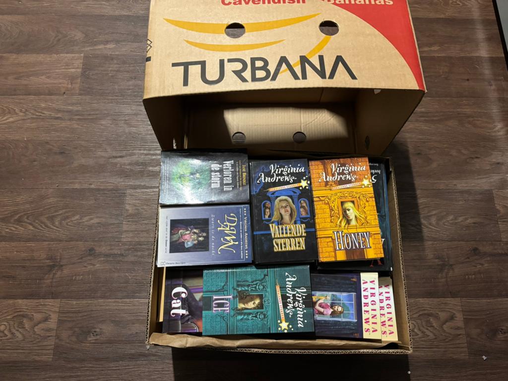 Bananendoos vol met diverse boeken., Boeken, Ophalen, Gelezen