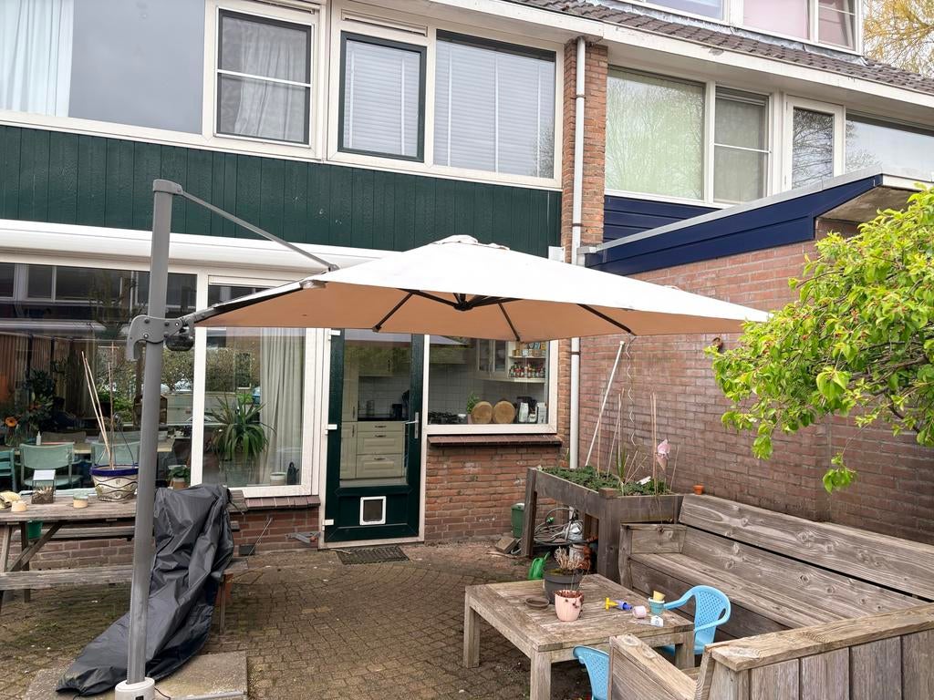 Parasol met staande voet 2,40x2,40, Tuin en Terras, Parasols, Gebruikt, Zweefparasol, 2 tot 3 meter, Kantelbaar, Verstelbaar, Ophalen