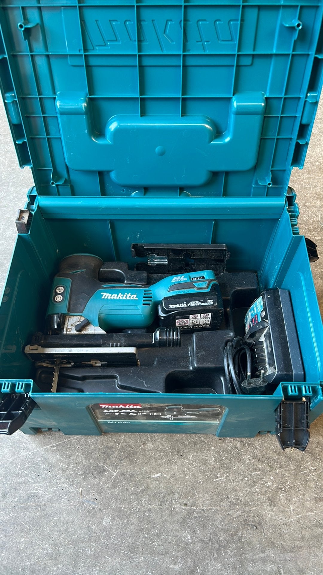 Makita accu decoupeerzaag 14,4 volt, Ophalen, Decoupeerzaag, Zo goed als nieuw, 30 tot 70 mm