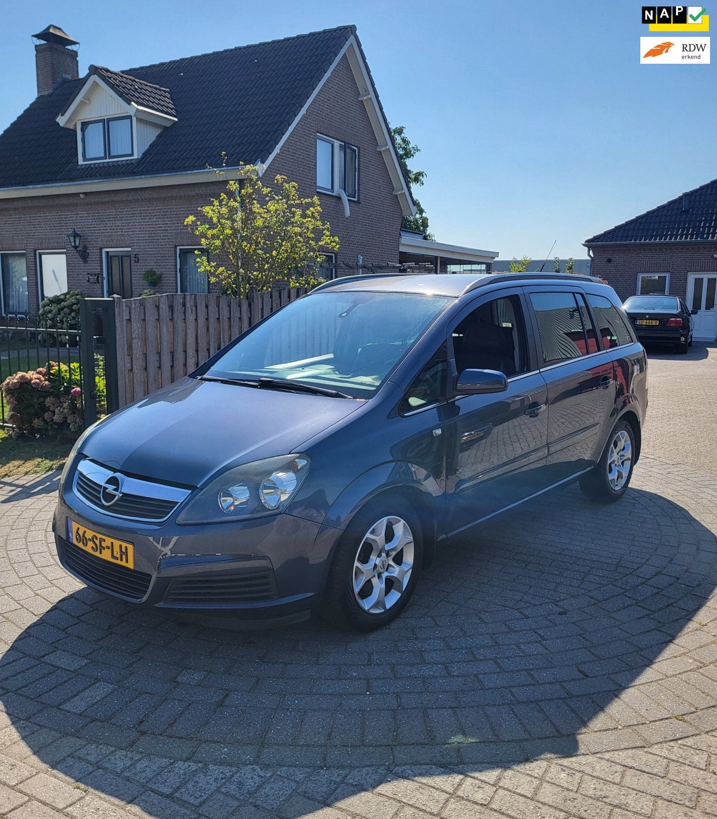 Opel Zafira 2.2 Cosmo Automaat, Airco,7p,Top Onderhouden!, Auto's, Gebruikt, Zwart, 4 cilinders, 150 pk