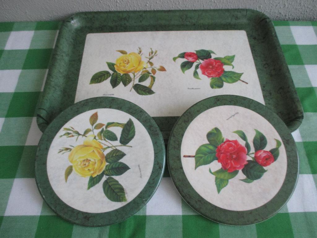 Vintage Dienblad en Onderzetters Retro Rozen, Ophalen of Verzenden, Huis en Inrichting