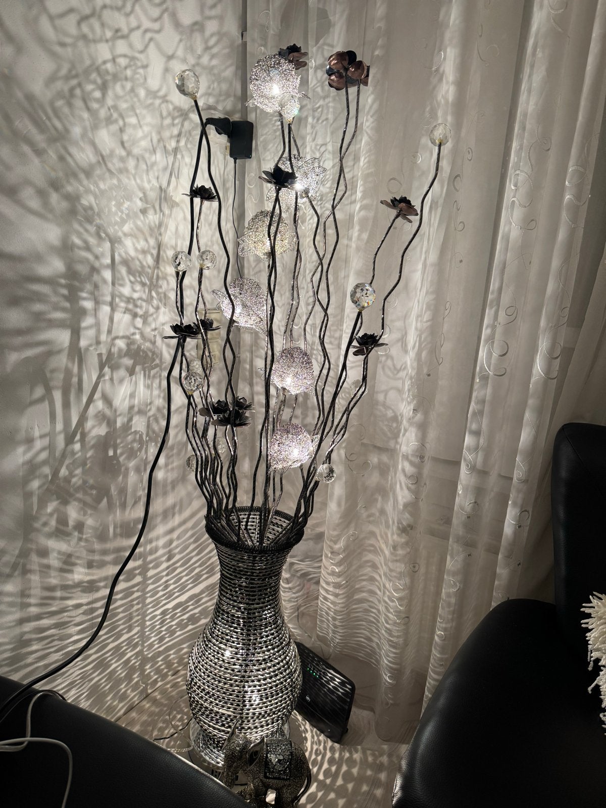 Decoratieve vloerlamp met bloemmotief, Huis en Inrichting, 100 tot 150 cm, Overige fittingen, Ophalen of Verzenden, Zo goed als nieuw
