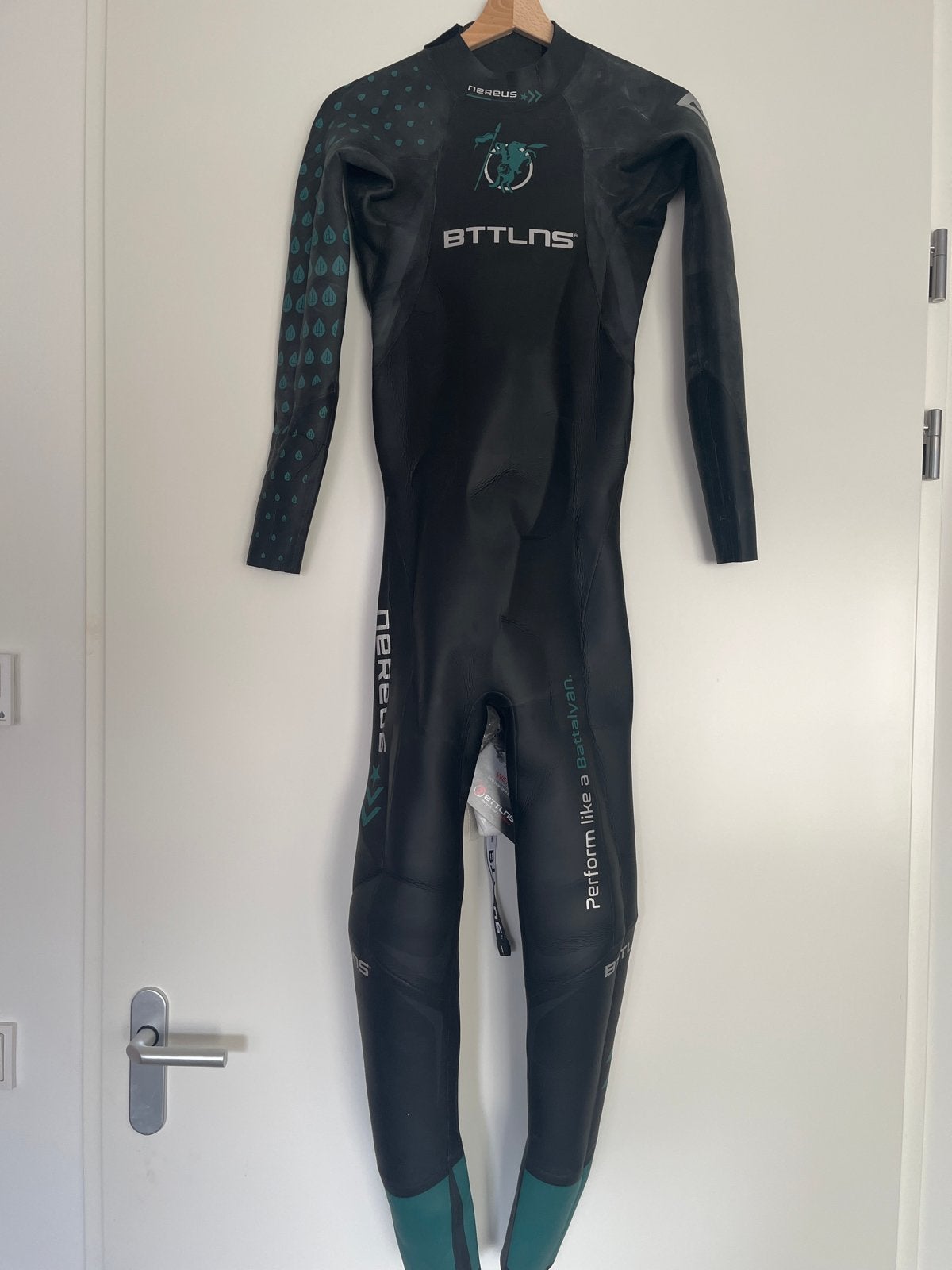 BTTLNS Nereus Wetsuit 1.0 MT - Nieuw met label, Watersport en Boten, Watersportkleding, Ophalen, Nieuw, Dame of Heer, Wetsuit