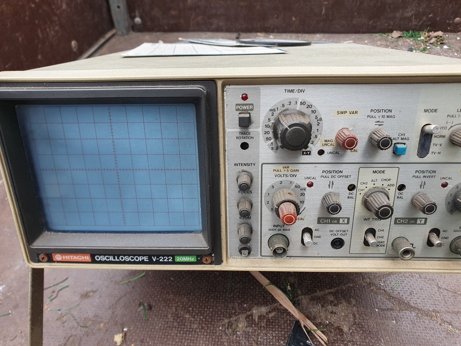 Hitachi Oscilloscoop v-222  20mhz, Ophalen, Elektriciteit
