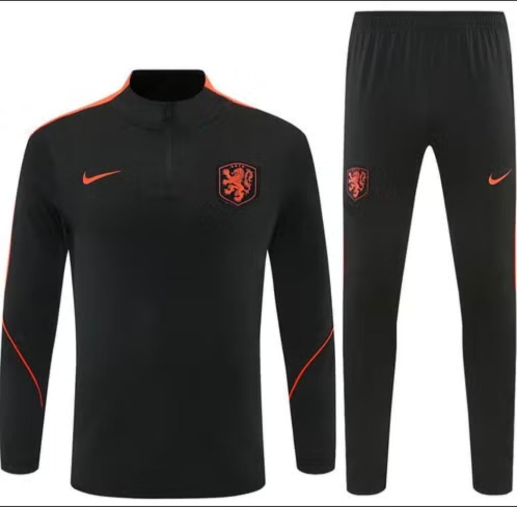 Trainingspak Nederlands elftal '26/'29 maat XL, Groter dan maat XL, Ophalen of Verzenden, Nieuw, Trainingspak