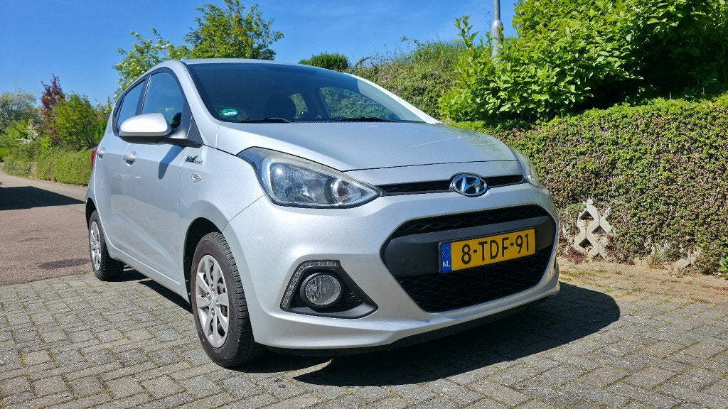 Hyundai i10 1.0i i-motion comfort-airco-airbags-alarm-etc, Auto's, Hyundai, Voorwielaandrijving, Euro 5, Stof, 4 stoelen