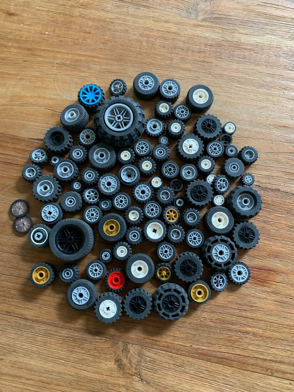 Grote partij LEGO wielen en banden, diverse maten, Ophalen of Verzenden, Gebruikt, Overige merken