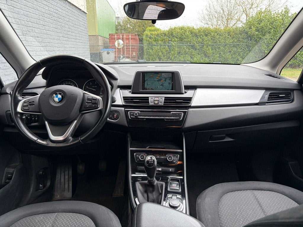 BMW 2 Serie Active Tourer 218D 136PK Trekhaak Navi Ecc Cruis, Auto's, BMW, Voorwielaandrijving, 725 kg, Te koop, 1300 kg
