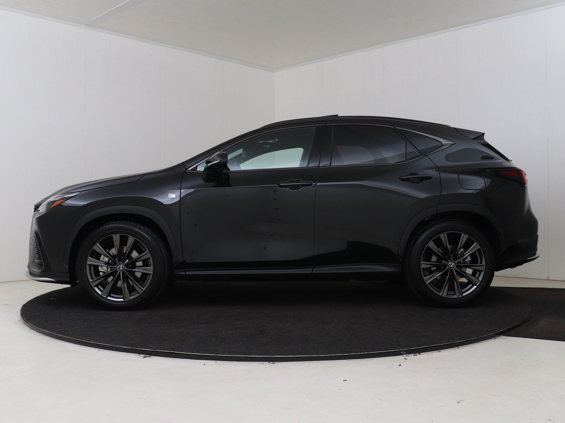 Lexus NX 450h+ F-sport Line Mark Levinson | Panoramadak | Ad, Auto's, Lexus, Automaat, Zwart, Automatische klimaatregeling, Zwart