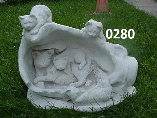 KATTEN IN EN OP DE MELK BUS. nr 0280., Ophalen, Nieuw, Beton, Overige typen