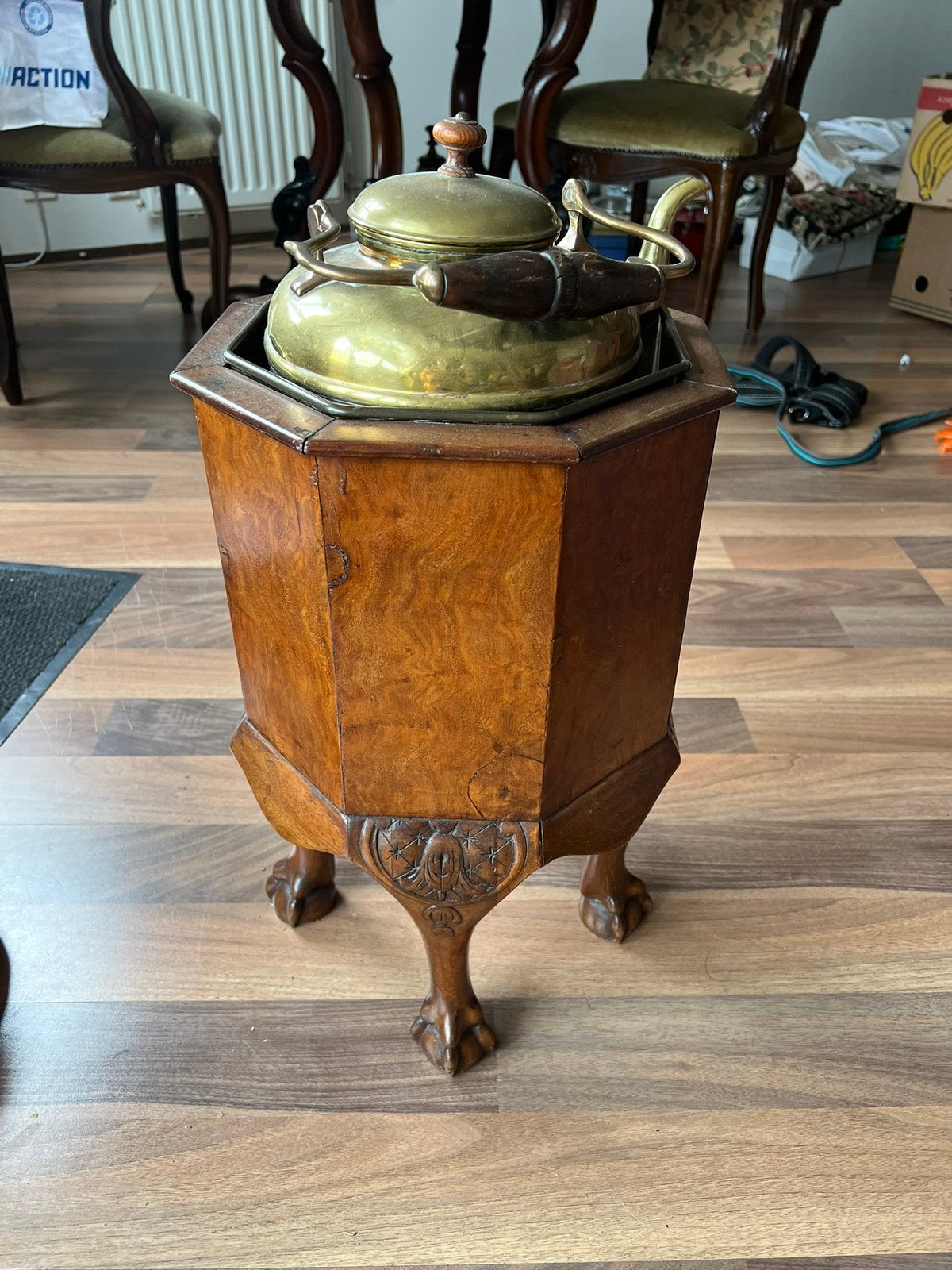 Antieke theestoof, Ophalen