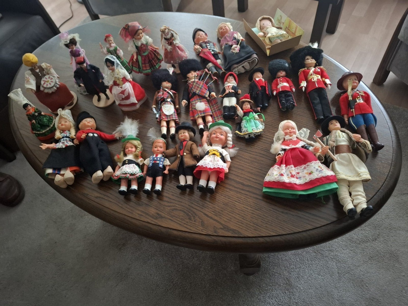klederdracht poppetjes, Ophalen of Verzenden, Zo goed als nieuw