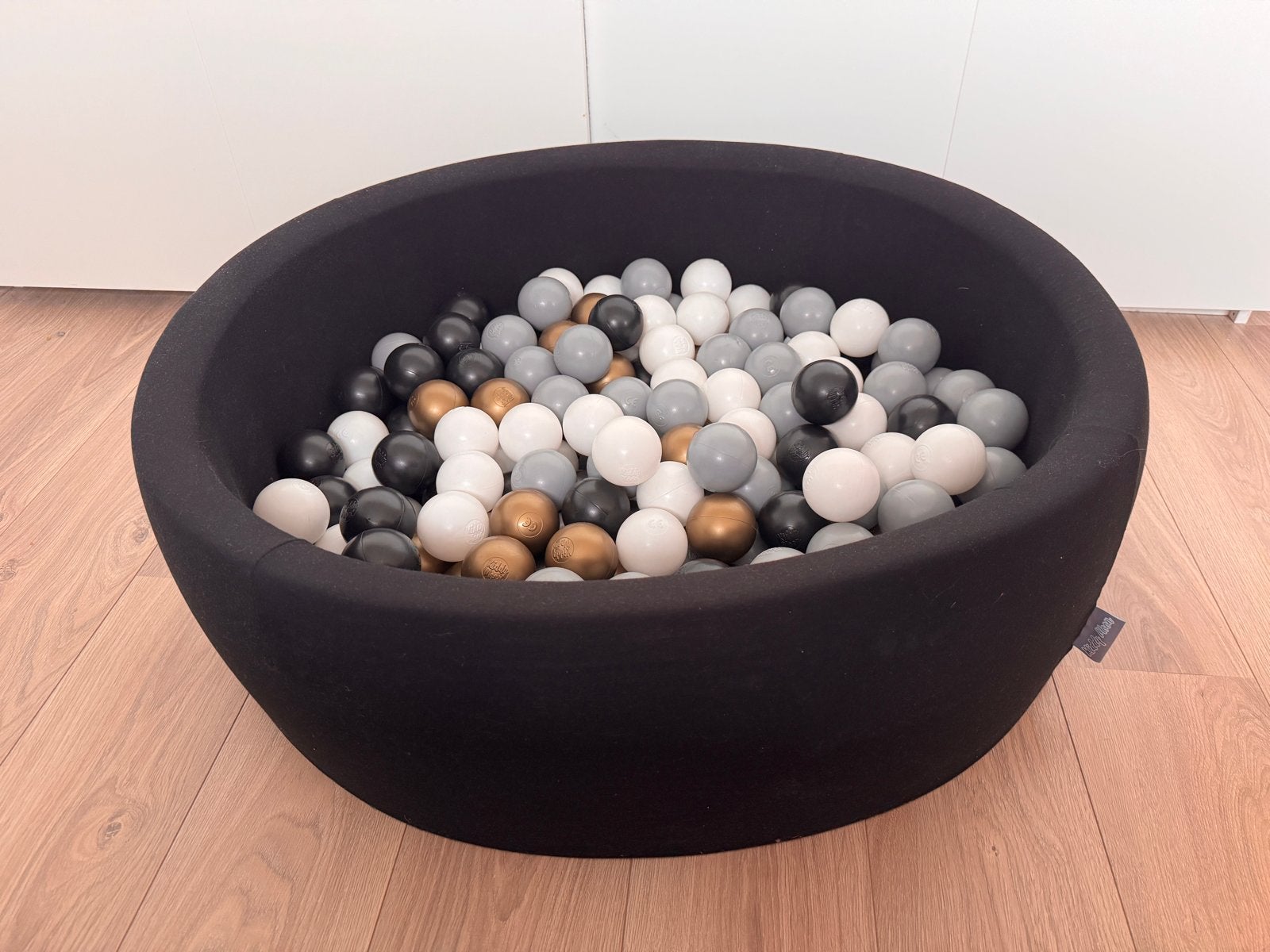 Kiddy Moon ballenbak met ballen (zwart, wit, grijs, goud), Ophalen, Gebruikt, Overige typen