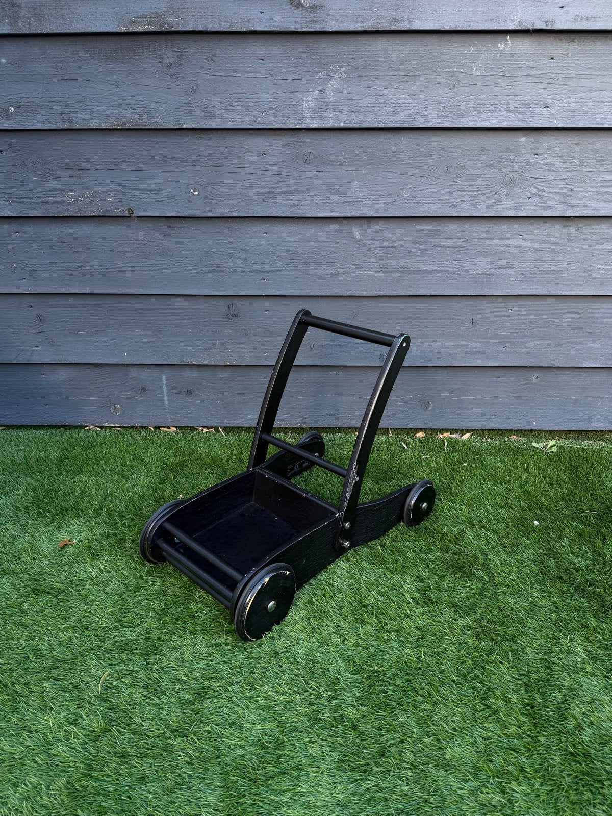 Zwarte houten loopwagen voor baby's, Ophalen, Gebruikt, Overige typen, Met wieltjes