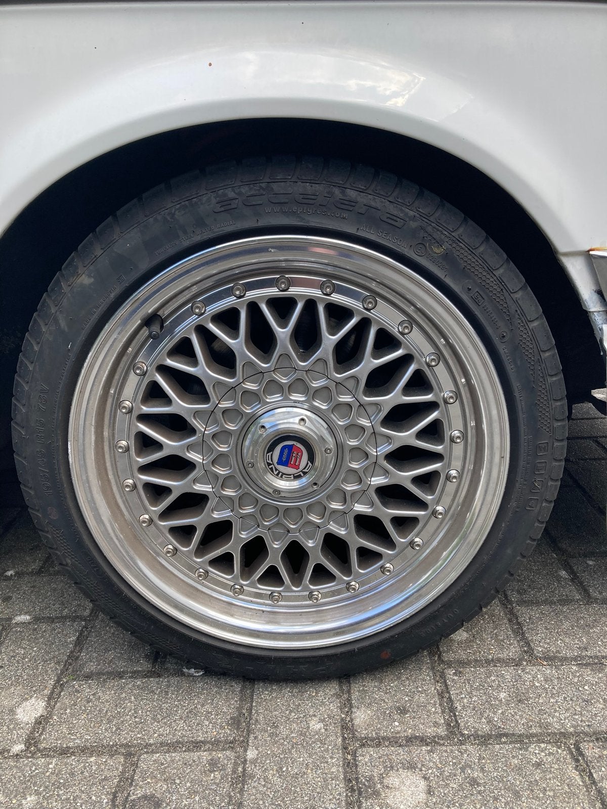 Sportvelgen o.a. bmw 2 setjes tegen elk aannemelijk bod!, Ophalen, Overige maten, Zomerbanden, Velg(en)