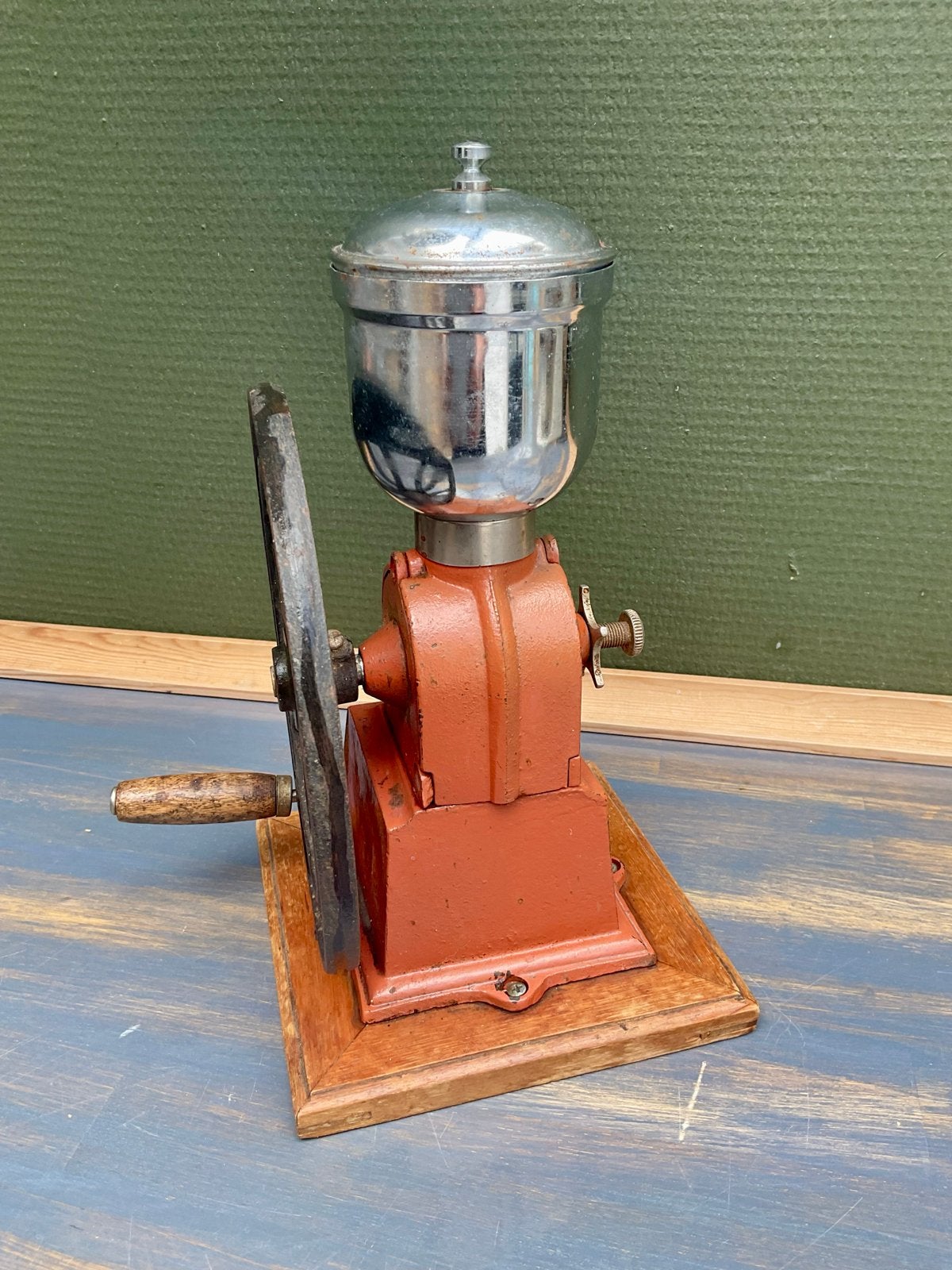Antieke koffiemolen met slinger en lade, Antiek en Kunst, Antiek | Keukenbenodigdheden, Ophalen of Verzenden