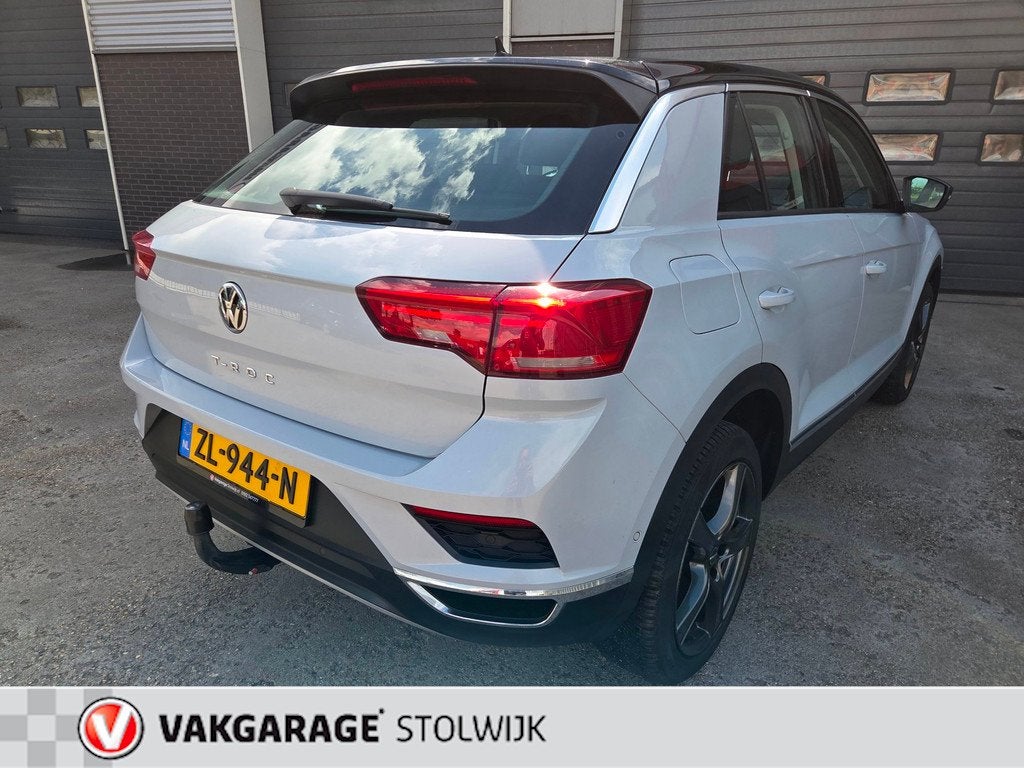Volkswagen T-Roc 1.5 TSI Sport, Parelmoer, Zwart dak, Camera, Voorwielaandrijving, Stof, 4 cilinders, 150 pk