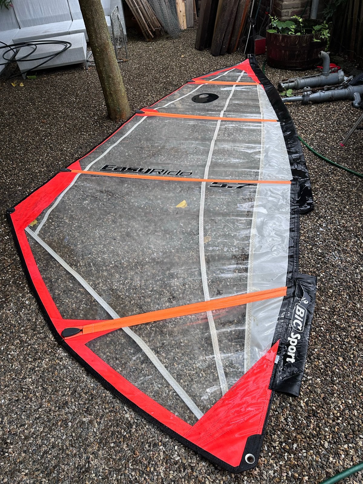Fanatic Falcon board met 5.7 Easride zeil, Watersport en Boten, Windsurfen, Ophalen, 250 tot 300 cm, Gebruikt, 5 tot 6.5 m²