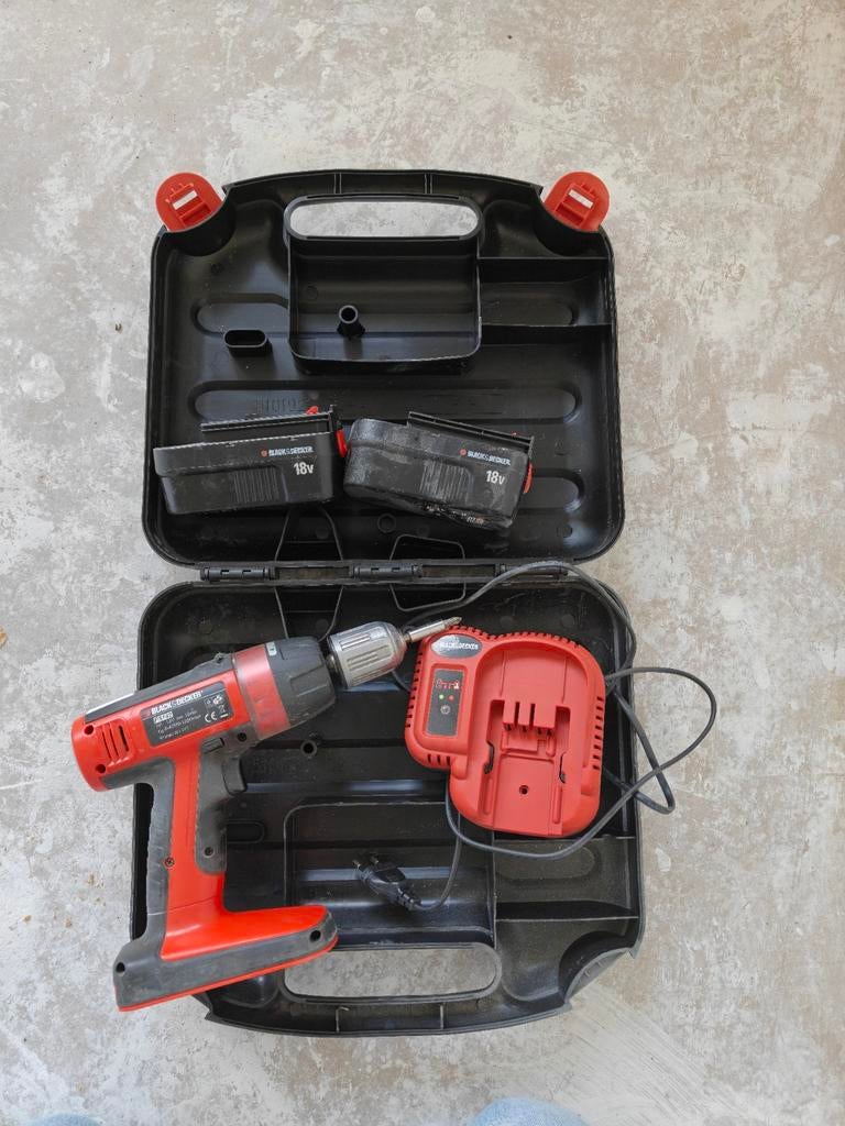 Black & Decker accuboormachine met 2 18V accu's, Doe-het-zelf en Verbouw, Gereedschap | Boormachines, Ophalen