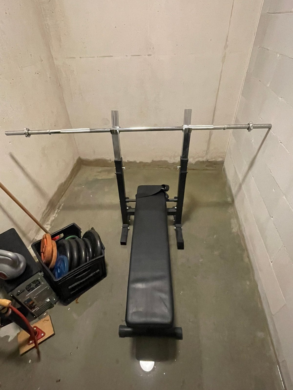 Benchpress + stang & gewichten, Sport en Fitness, Fitnessapparatuur, Ophalen, Zo goed als nieuw, Krachtstation