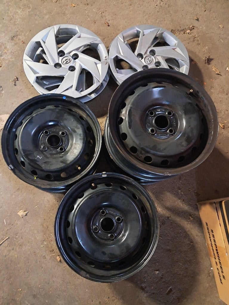 Wieldoppen hyundai i20 15 inch met velgen, Auto diversen, Ophalen, Gebruikt