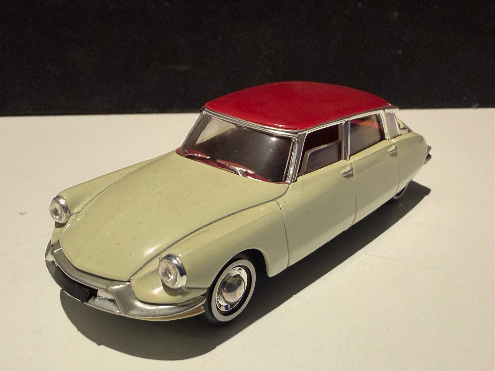 Solido Citroën DS 19 1958 schaalmodel 1:43, Ophalen of Verzenden, Zo goed als nieuw