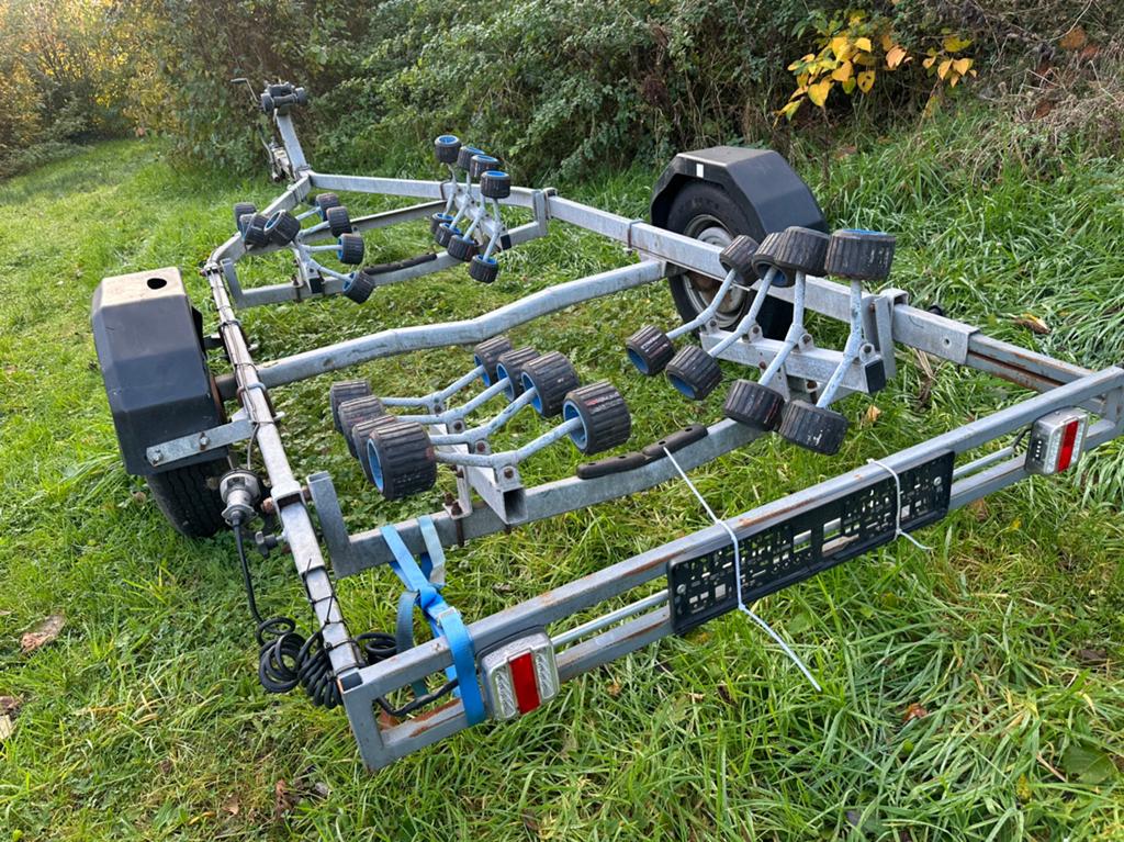 Boottrailer  roll up easy rollen en luxe verlichting, Ophalen, Minder dan 1500 kg, Sloepentrailer, Minder dan 6 meter