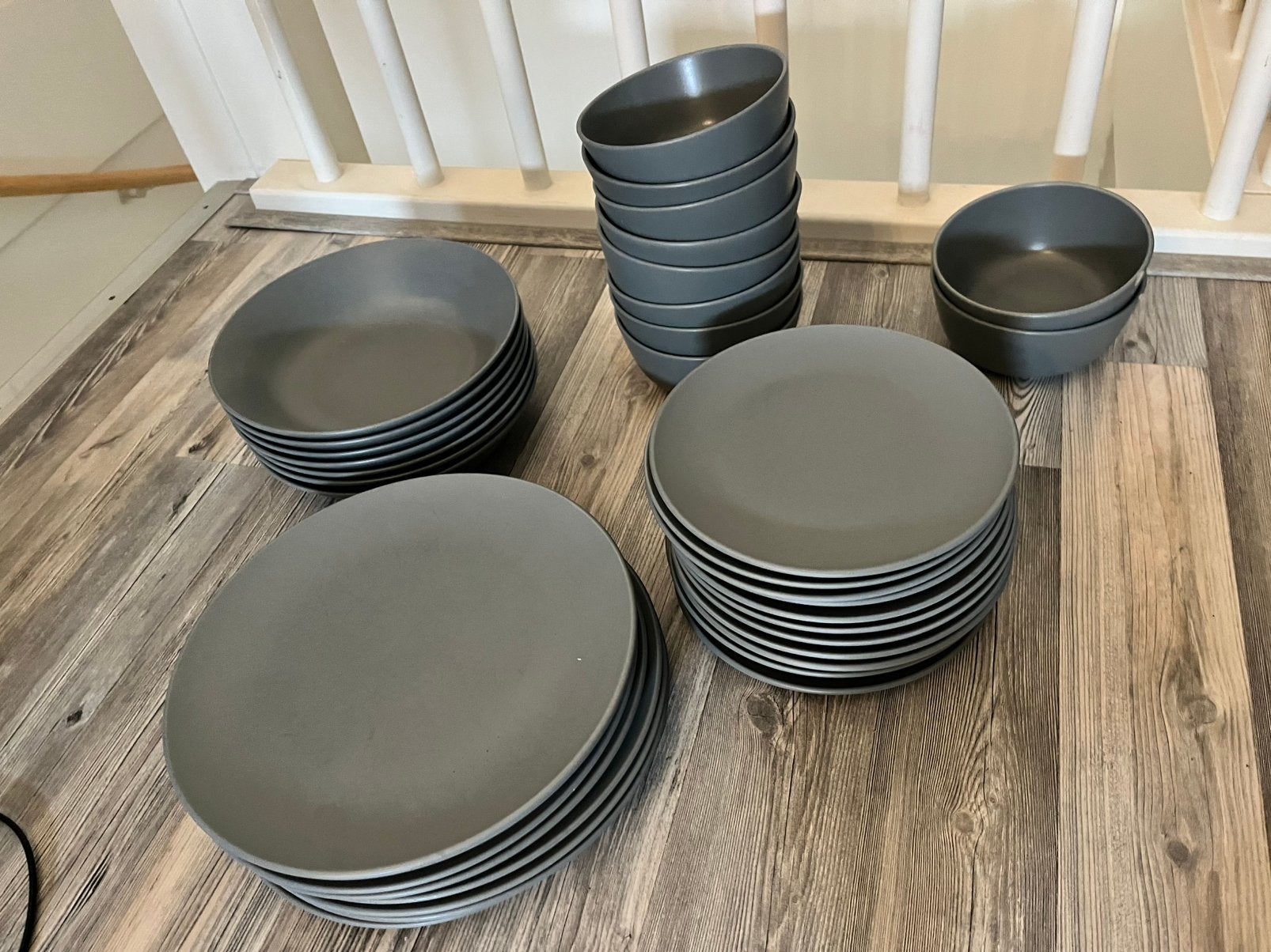 Grijs servies Ikea, Ophalen of Verzenden, Gebruikt, Aardewerk, Overige stijlen