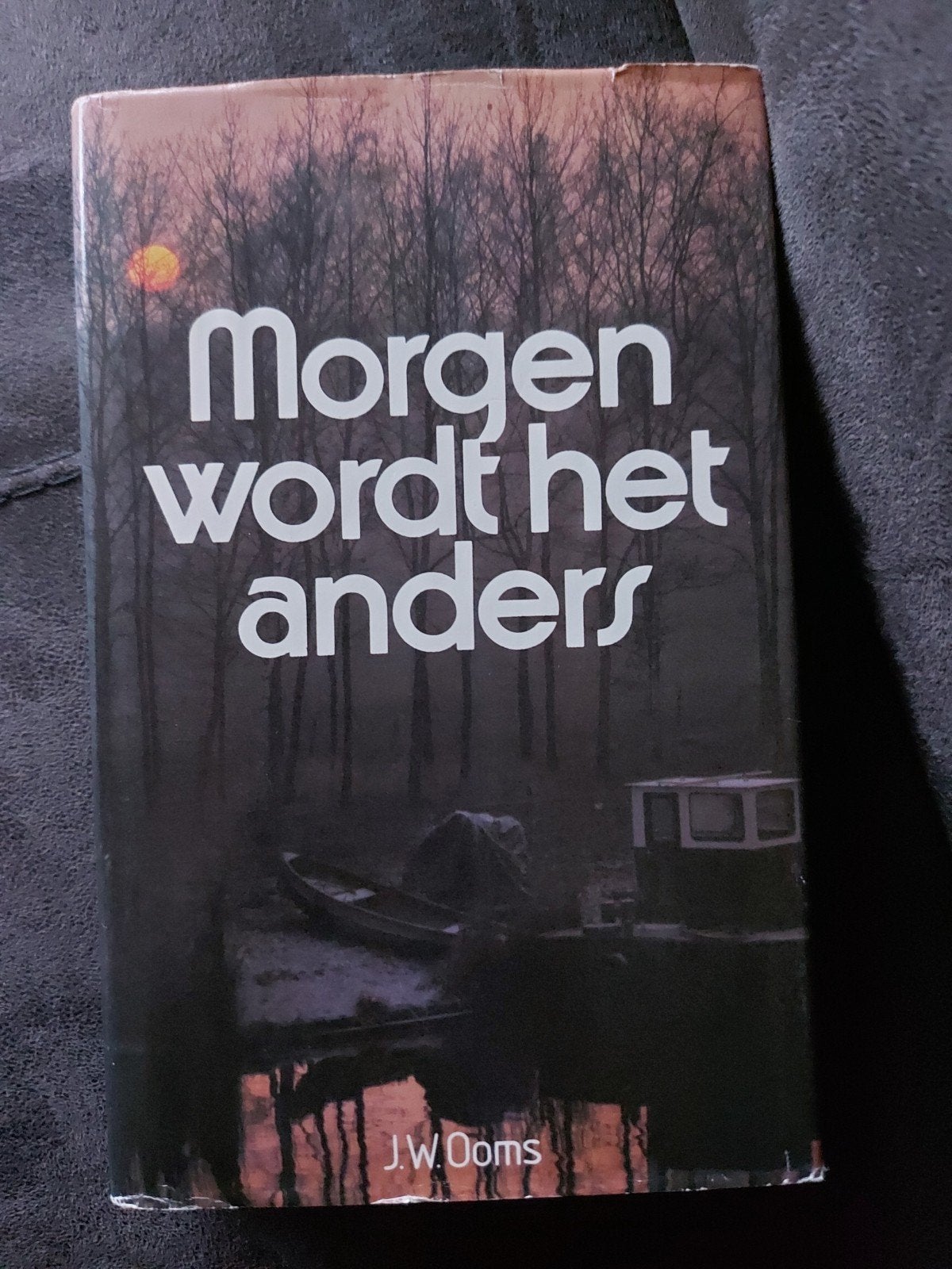 J.W.Ooms - Morgen wordt het anders, Boeken, Ophalen of Verzenden, Gelezen, J.W.Ooms