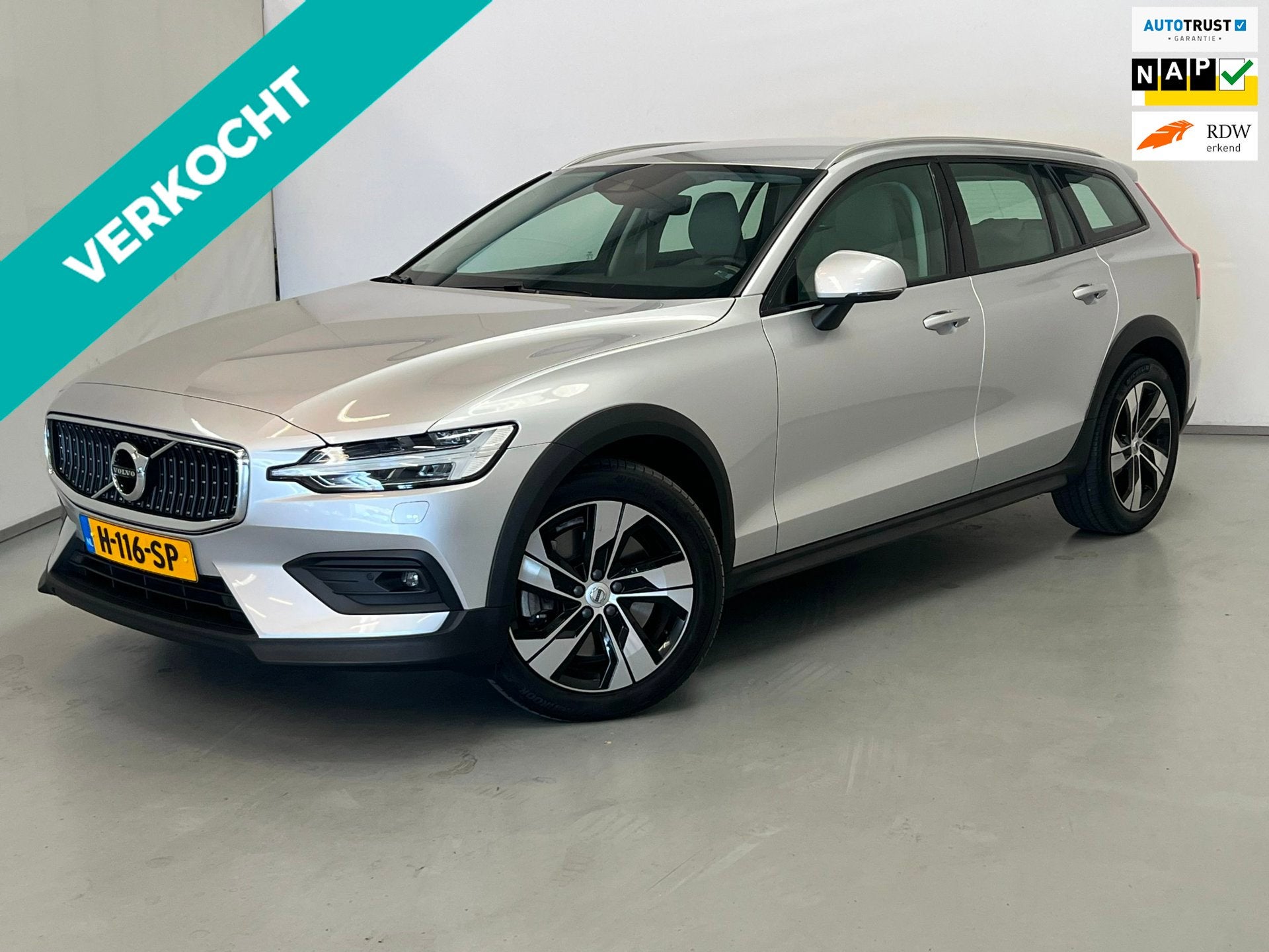 Volvo V60 Cross Country 2.0 T5 AWD Pro / BTW / Harman / CarP, Auto's, Volvo, Automaat, 1969 cc, Vierwielaandrijving, 102 €/maand