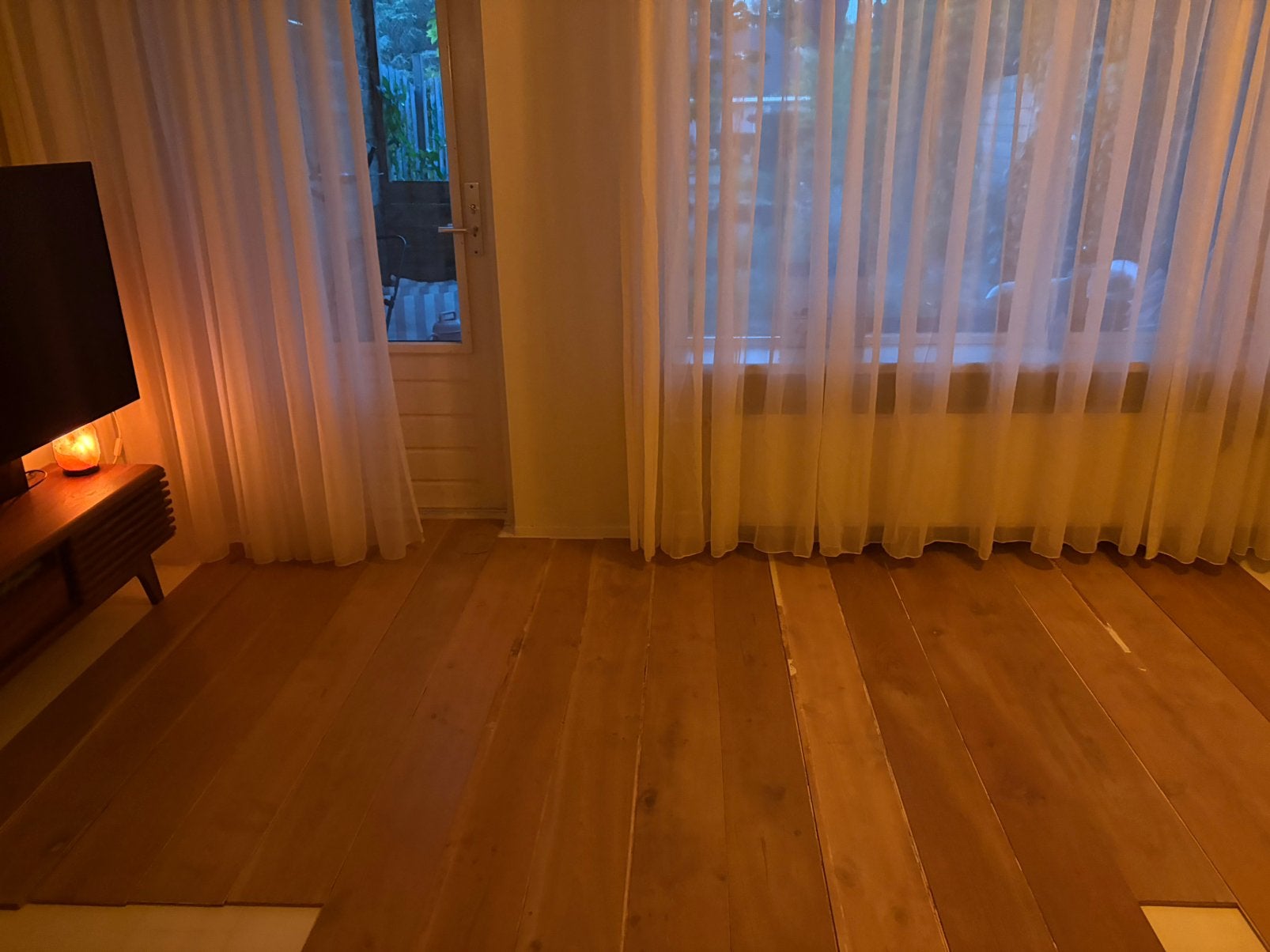 GEZOCHT: eiken vloer – 190  19  10 mm – wit/rustiek, Huizen en Kamers, Kamers te huur