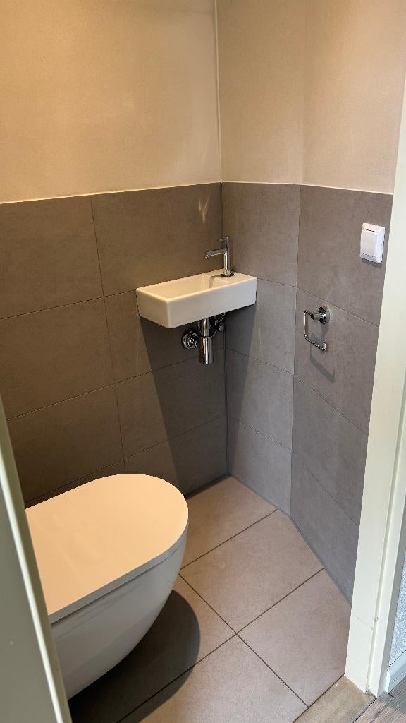 Foto 21 van Badkamerrenovatie 4600€Toiletrenovatie 2300€