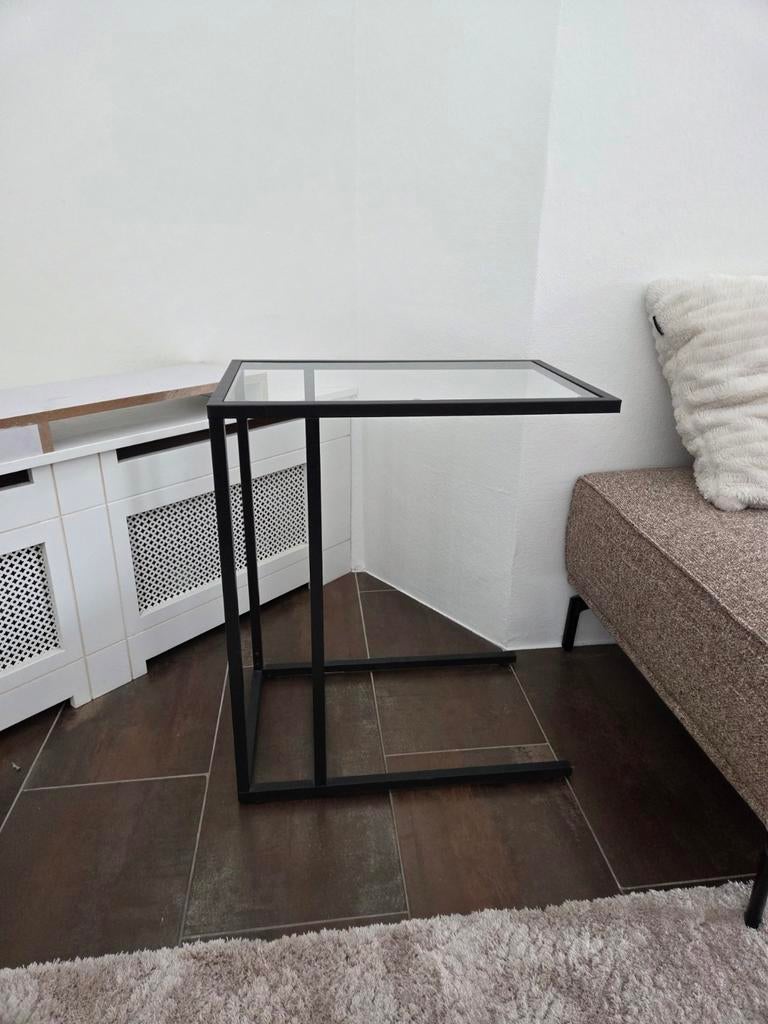 IKEA VITTSJÖ bijzettafel zwart glas - laptoptafel, Ophalen, Modern, Industrieel, 55 tot 75 cm, Glas