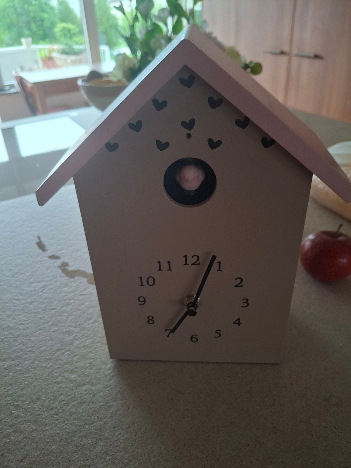 Leuke nieuwe koekoeksklok met hartjes en roze dak, Ophalen of Verzenden, Nieuw, Wandklok